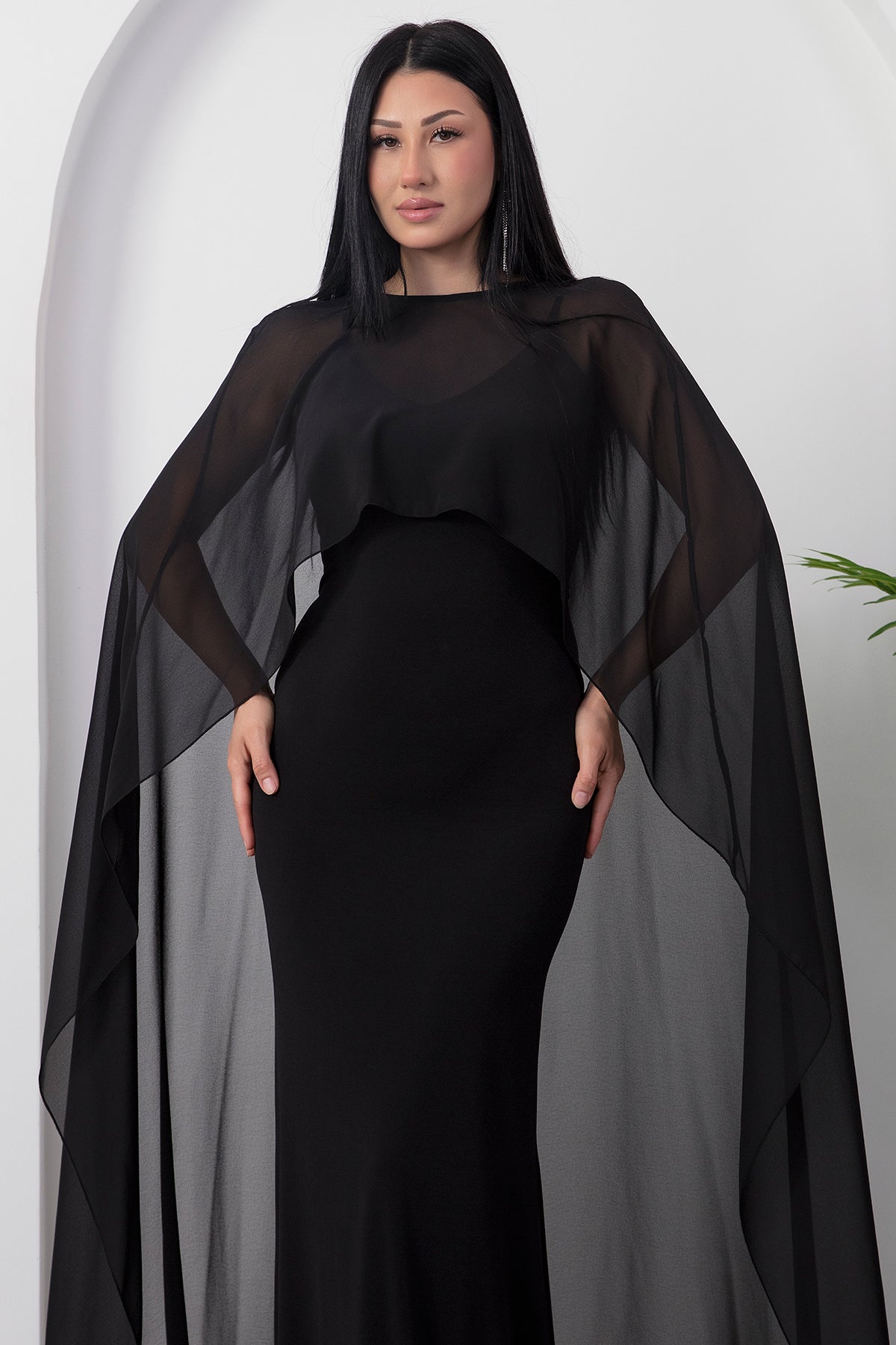 Robe Sandy élégante à bretelles, col châle montant