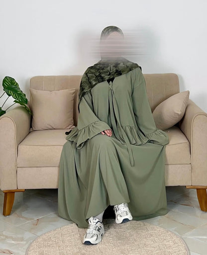 Ensemble abaya fluide avec cape à volants