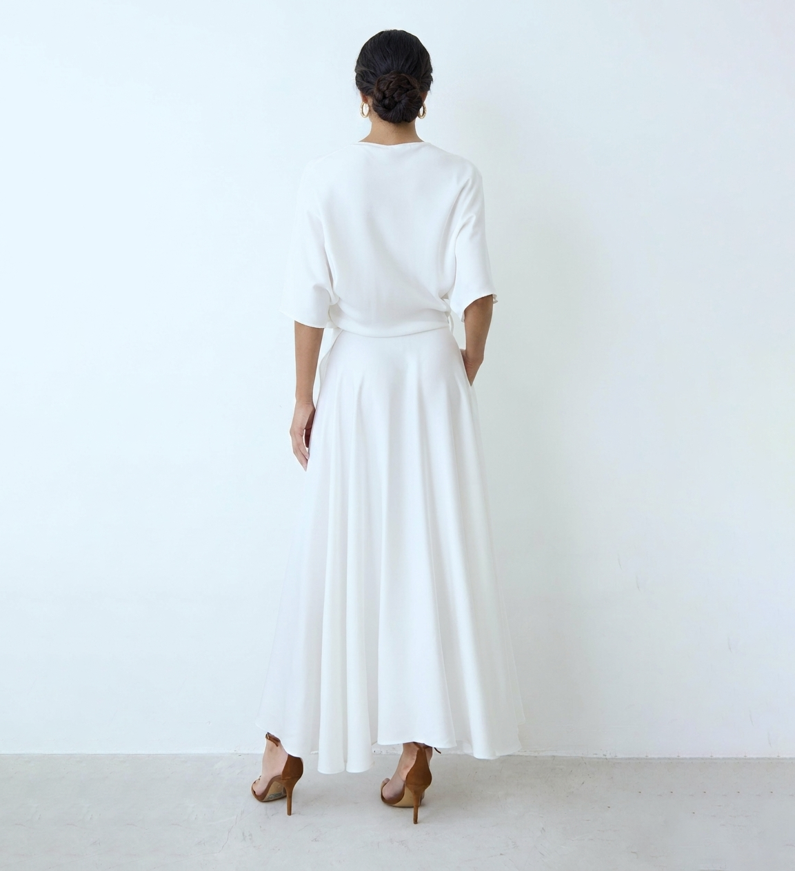 Robe fluide avec jupe portefeuille